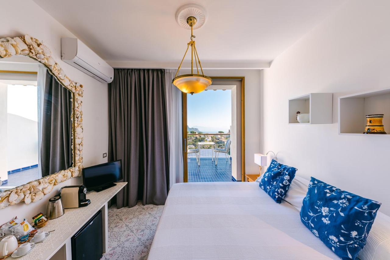Zi'ntonio Hotel